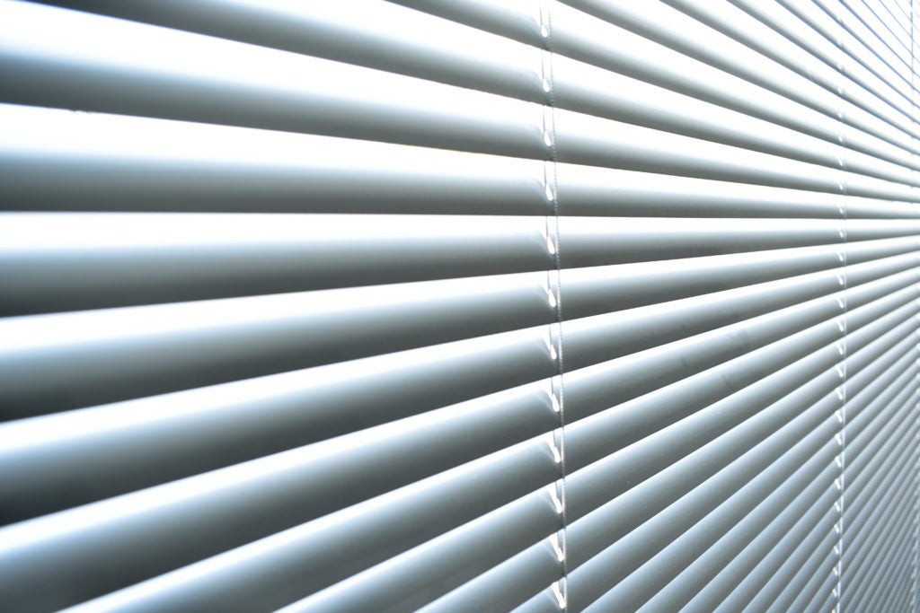 Aluminum mini blinds