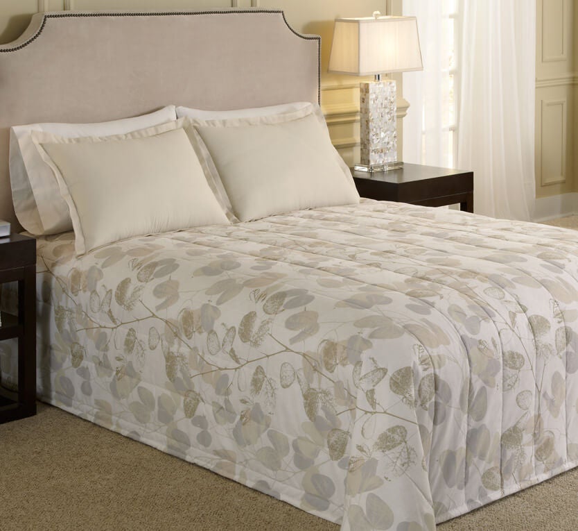 Cozy non-reversible quilt, Oxidized Leaf
